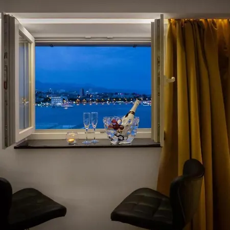 Top Rooms Apartman *