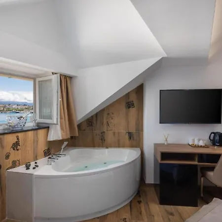 Top Rooms Apartament *