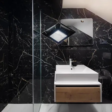 Top Rooms Apartament *