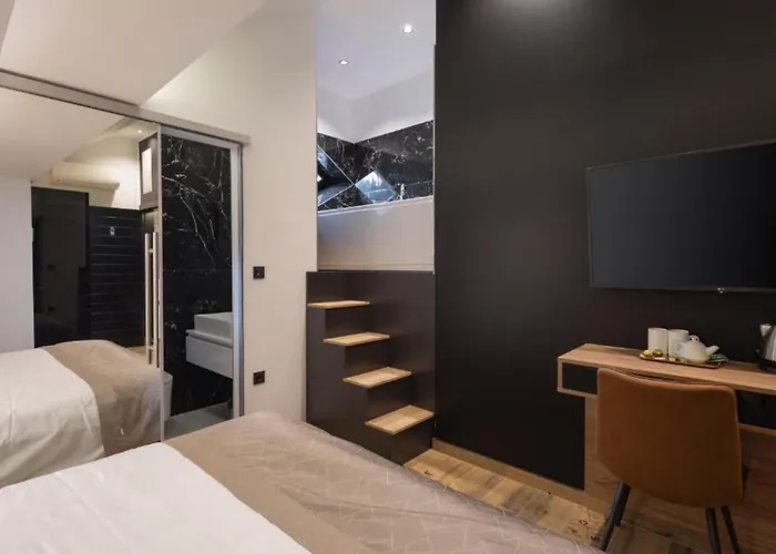 Apartment Top Rooms Split