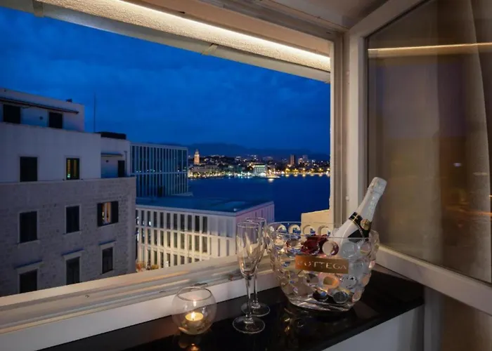 Apartment Top Rooms *