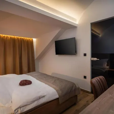 Top Rooms * Σπλιτ